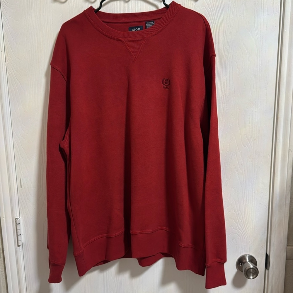IZOD Logo‎ Men’s Red Sweatshirt Soft Warm XL Long Sleeves Crew Neck Embroidered